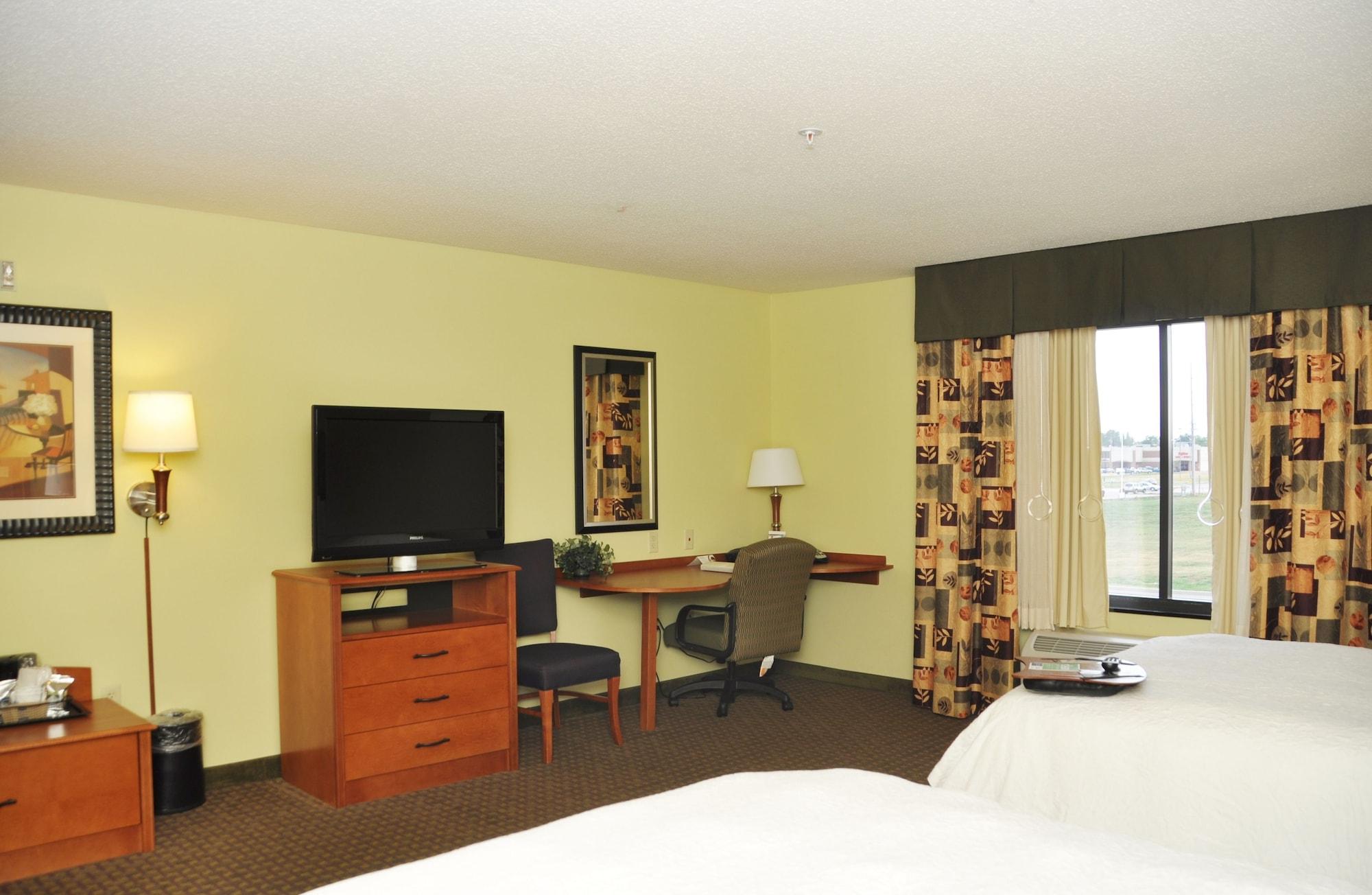 Hampton Inn Macomb Exterior photo