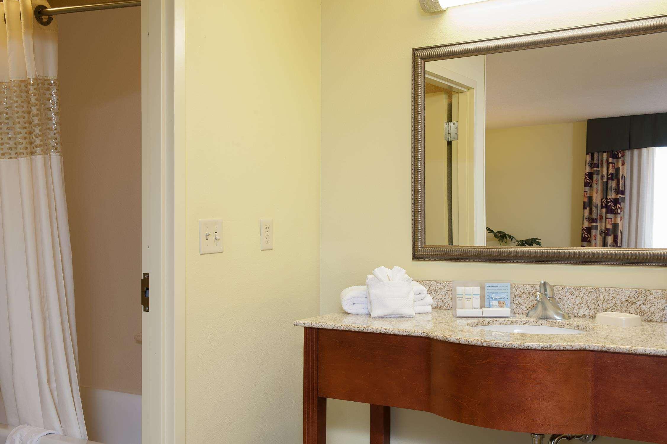 Hampton Inn Macomb Exterior photo