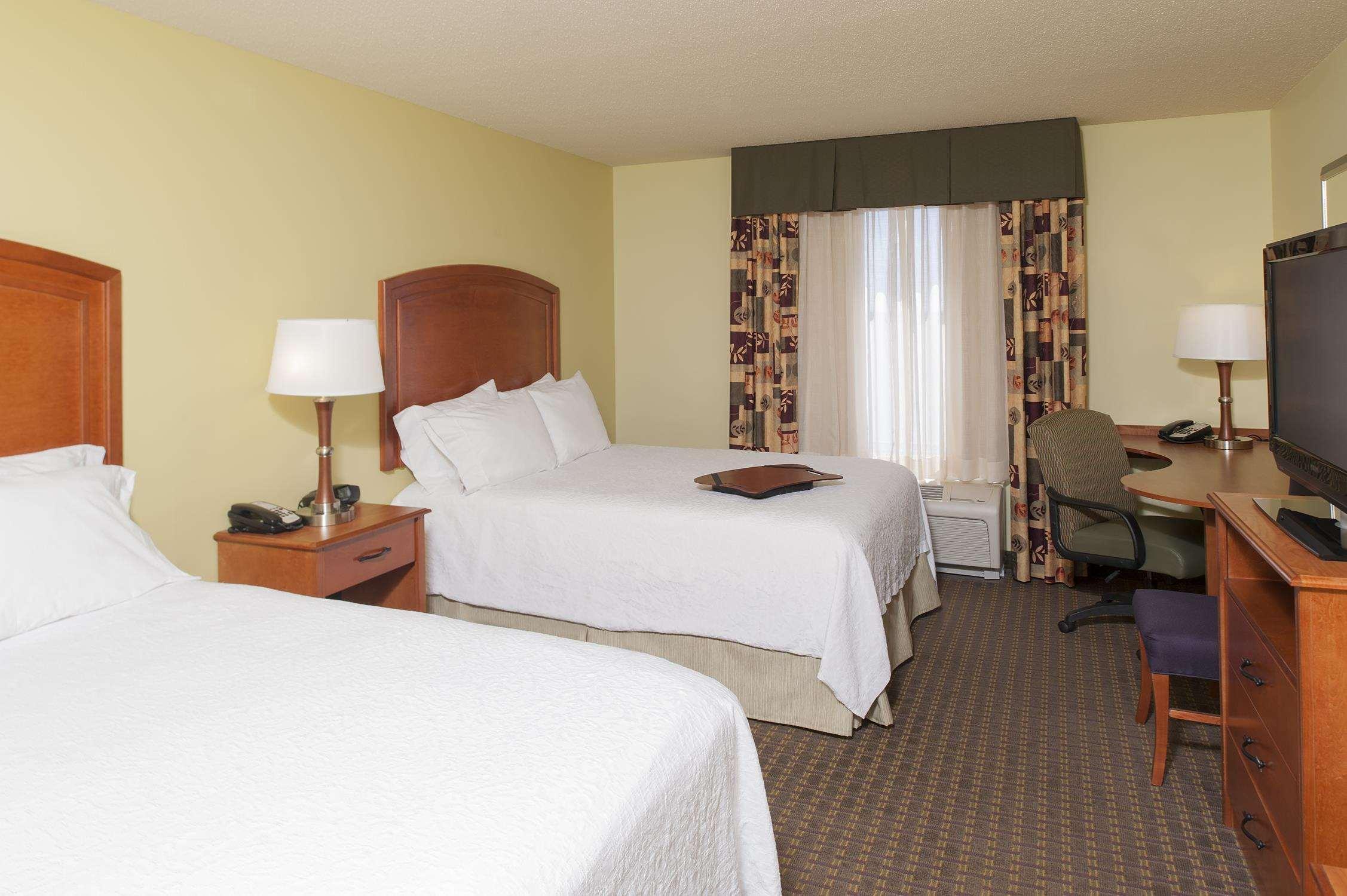 Hampton Inn Macomb Exterior photo