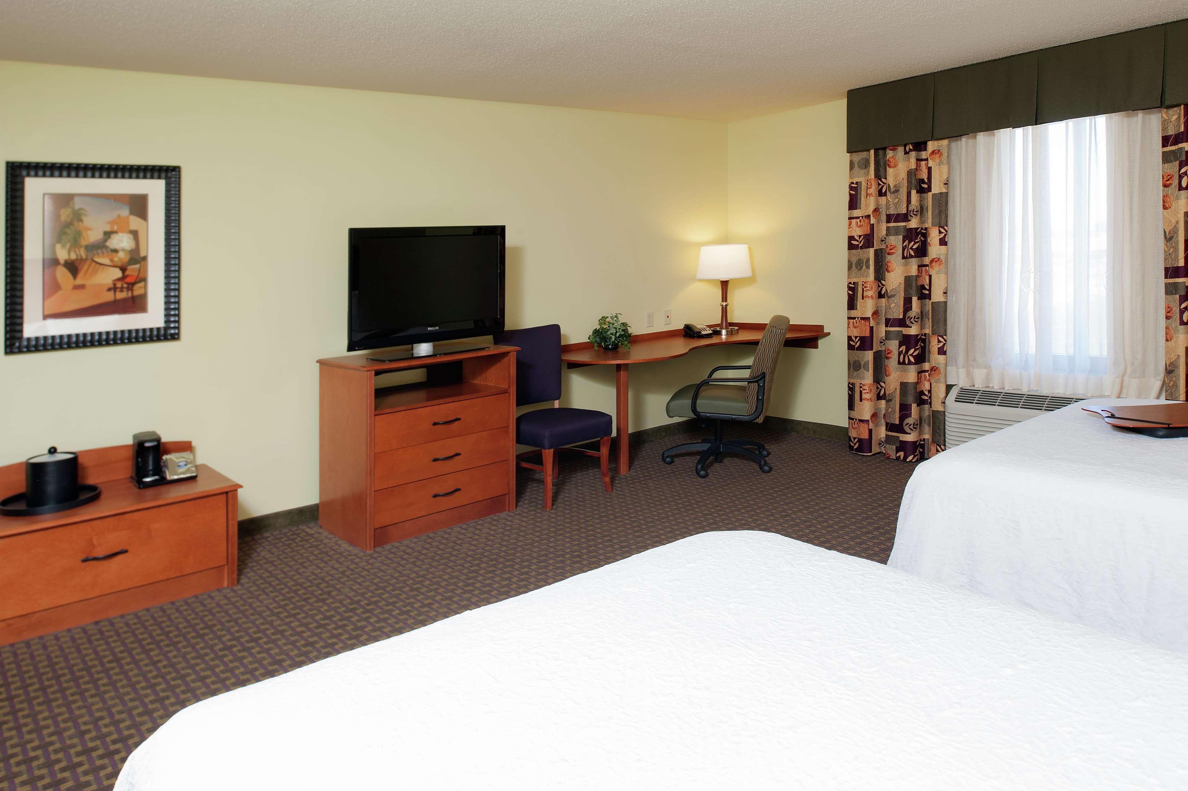 Hampton Inn Macomb Exterior photo