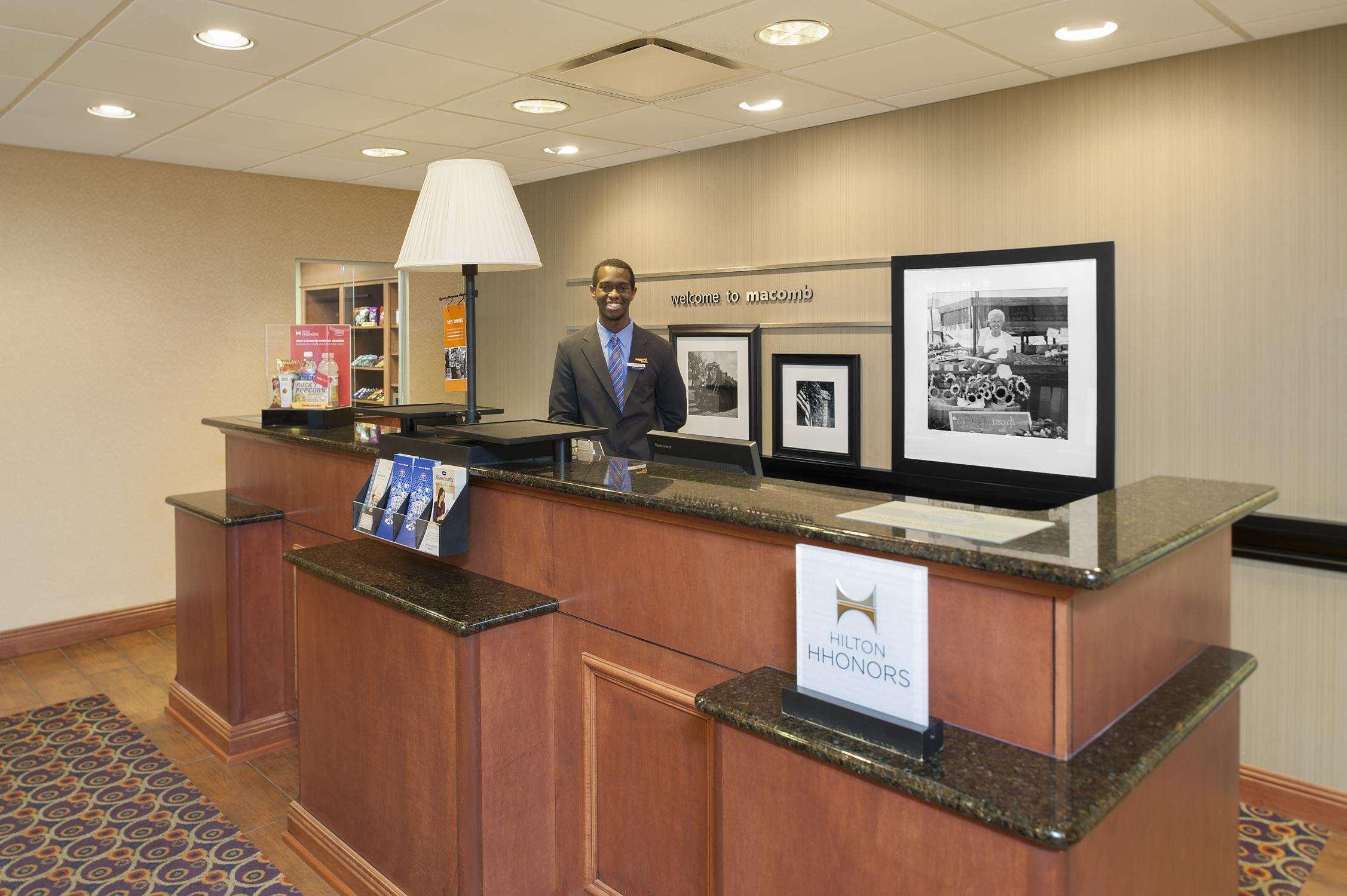 Hampton Inn Macomb Exterior photo
