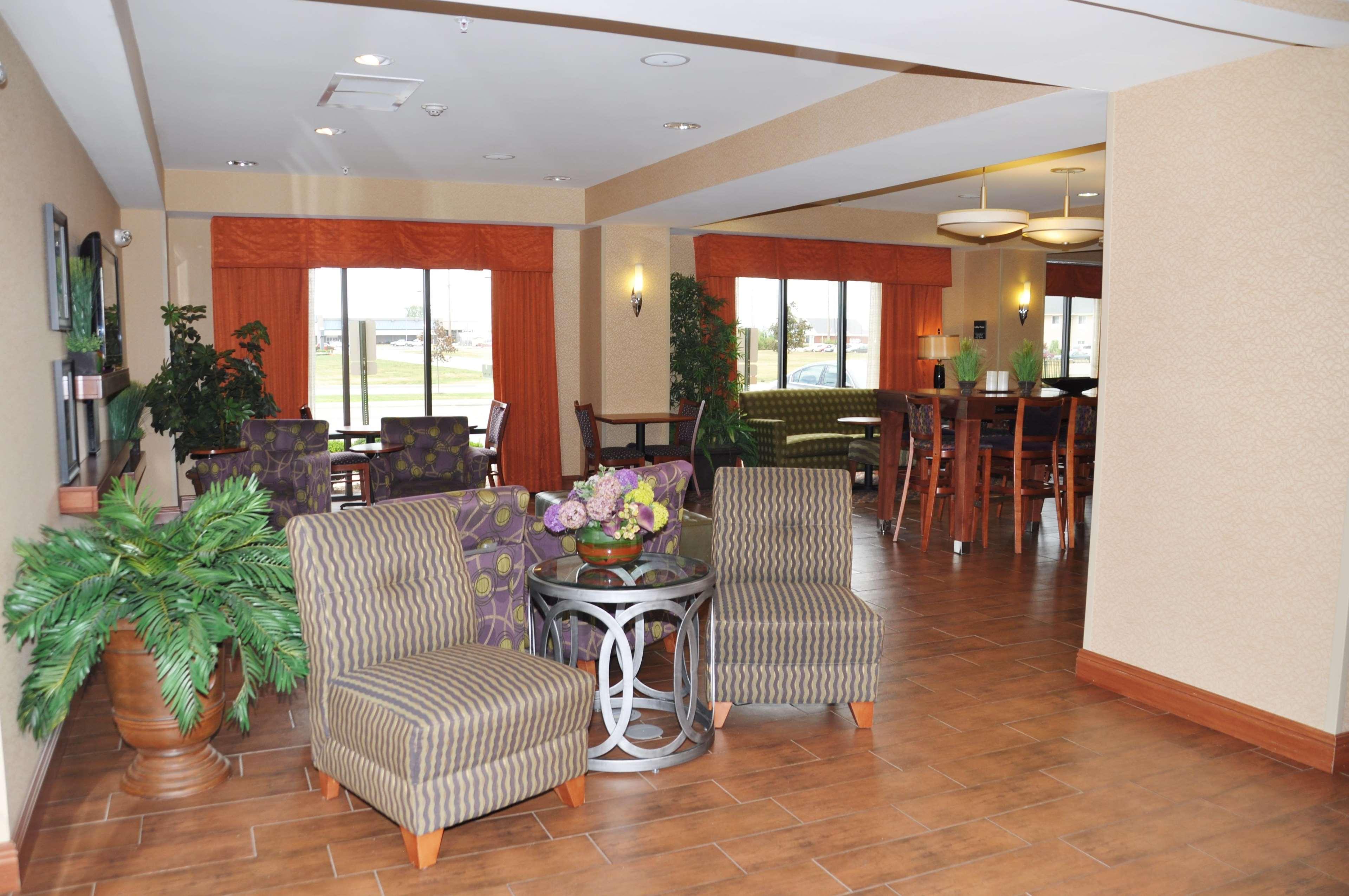 Hampton Inn Macomb Exterior photo