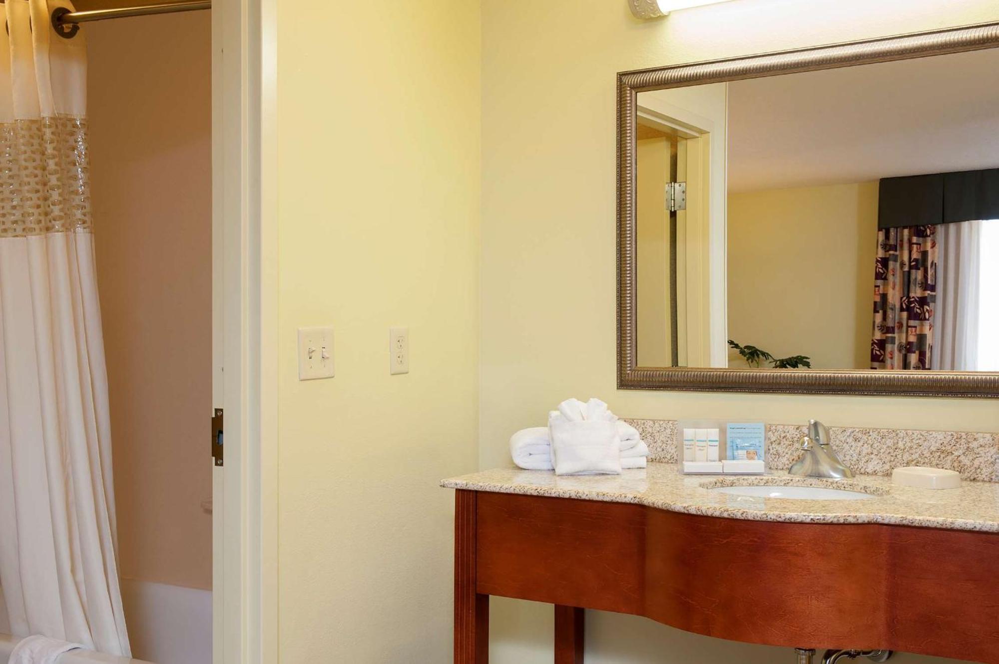 Hampton Inn Macomb Exterior photo